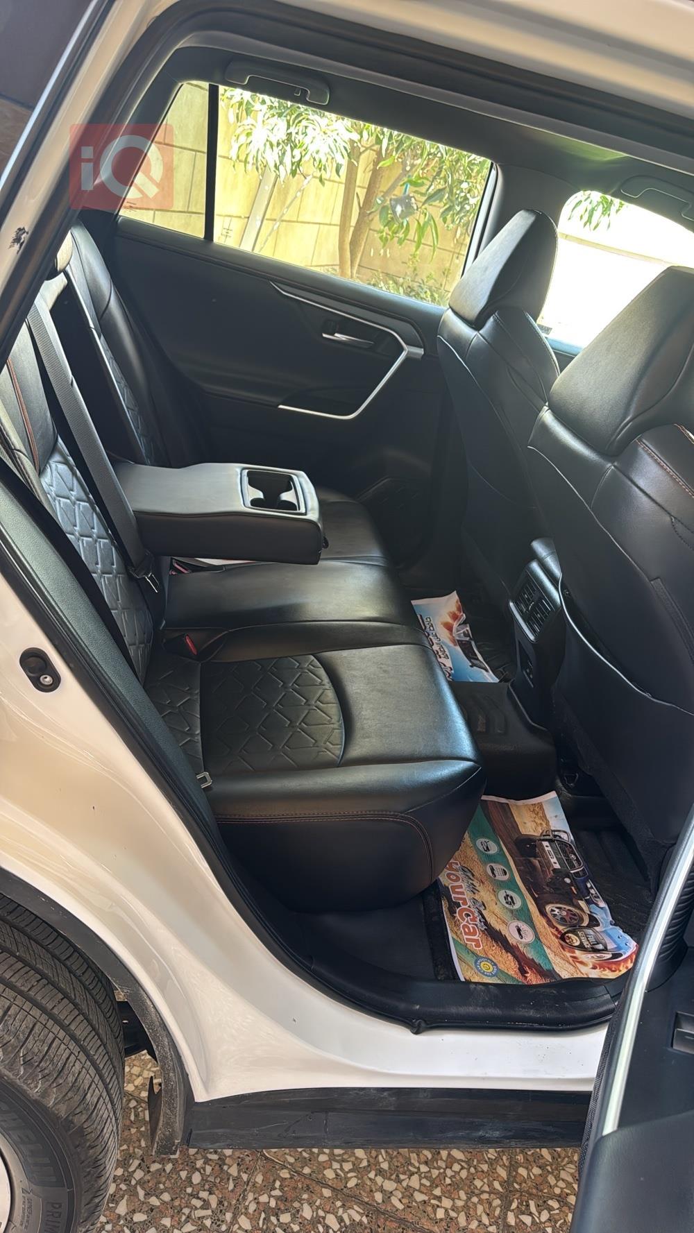 تويوتا راف 4